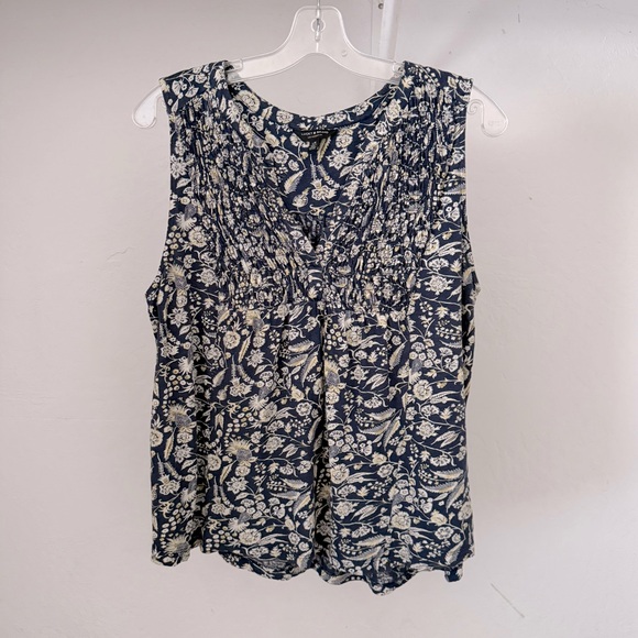 Bundle 3 for 50% off Lucky Brand Navy Floral Print Sleeveless Top - Picture 1 of 6